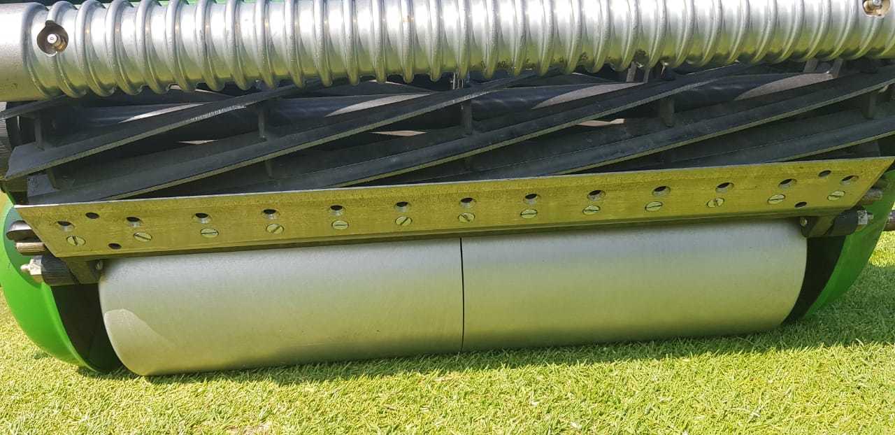 Reversible Bottom Blade fitted to John Deere